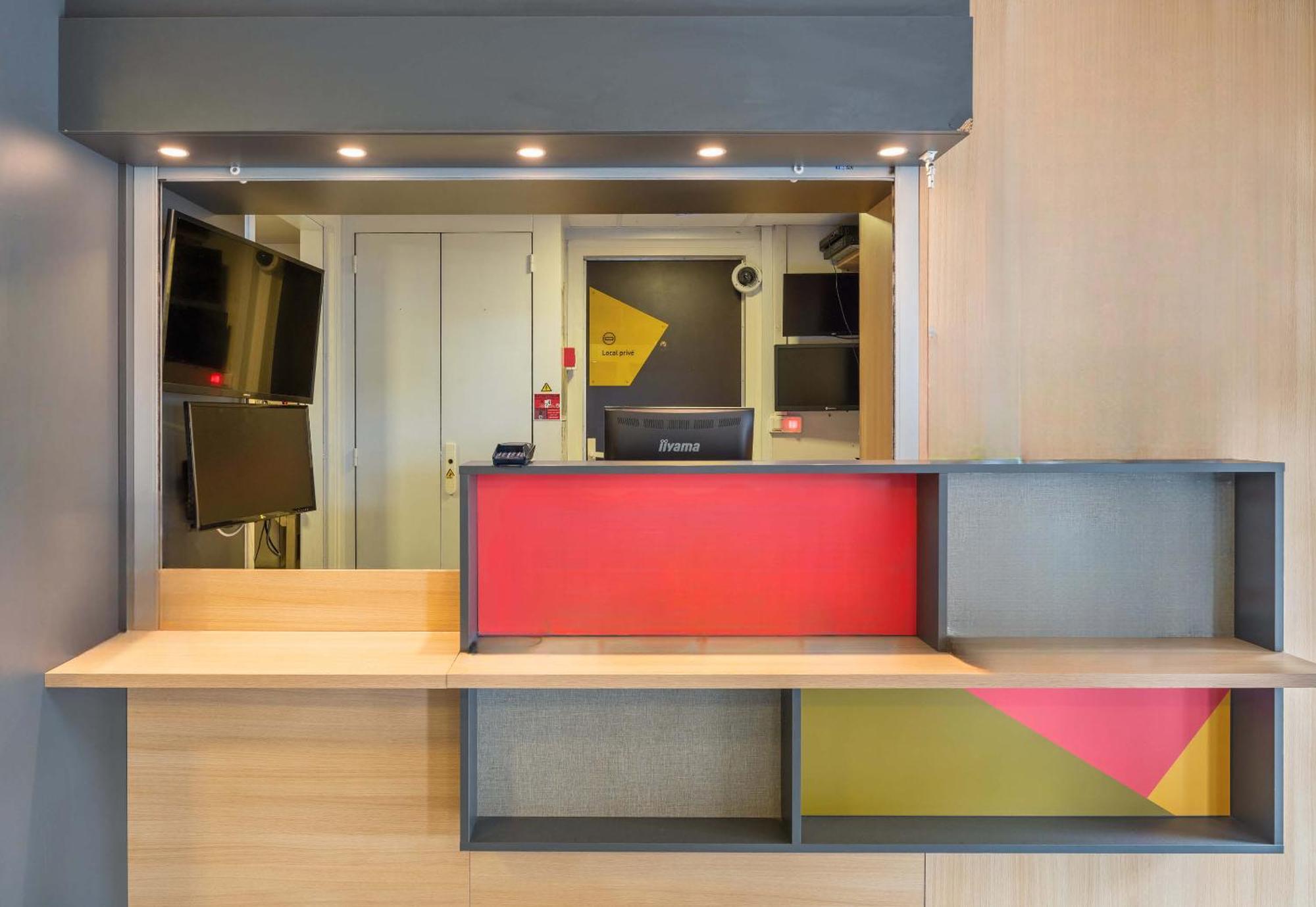 Lyon St Priest Hotel 2*